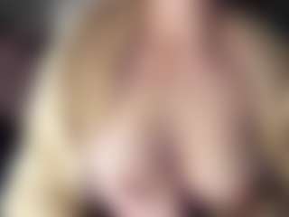 Live cam show with Hornyyyyyy.Wet.Voyeur.Momyyyy - Middle Aged on Camsoda