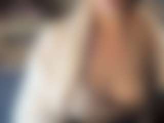 Hornyyyyyy.Wet.Voyeur.Momyyyy MILF webcam performer live streaming