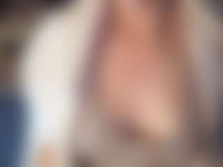 Hornyyyyyy.Wet.Voyeur.Momyyyy MILF webcam performer live streaming