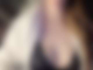 Live cam show with Hornyyyyyy.Wet.Voyeur.Momyyyy - Average on liverealitysex.com