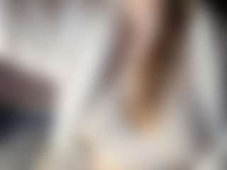 Live cam show with Hornyyyyyy.Wet.Voyeur.Momyyyy - Skinny on SpunkLive