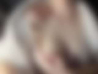 Live cam show with Hornyyyyyy.Wet.Voyeur.Momyyyy - Skinny on Camsoda Late Night