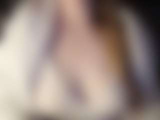 Live cam show with Hornyyyyyy.Wet.Voyeur.Momyyyy - Green Eyes on hornycams.live