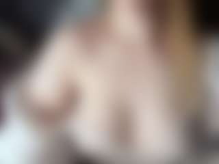 Hornyyyyyy.Wet.Voyeur.Momyyyy's Live Sex Cam Show