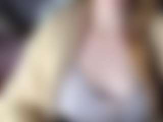 Live cam show with Hornyyyyyy.Wet.Voyeur.Momyyyy - Thin on livesuperchat.net