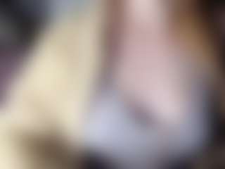 Hornyyyyyy.Wet.Voyeur.Momyyyy MILF webcam performer live streaming