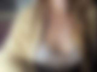 Live cam show with Hornyyyyyy.Wet.Voyeur.Momyyyy - Average on Camsoda