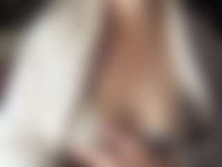 Hornyyyyyy.Wet.Voyeur.Momyyyy's Live Sex Cam Show