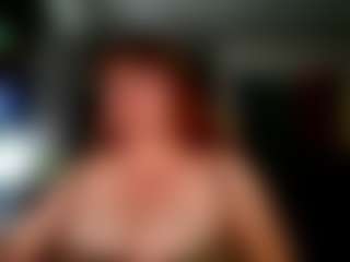 Live cam show with BustyPrincessLeila - Green Eyes on camtv