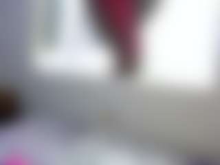 Live cam show with linzeysmith4 - Thong on Latina Girls