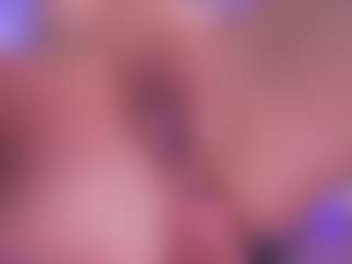 Live cam show with Marry-Cordy - Bedroom MILF on CamwithHer