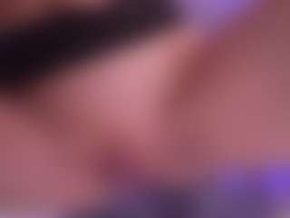Live cam show with Marry-Cordy - Bedroom MILF on Camsoda