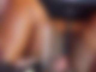 Live cam show with Black-pussydoll - Athletic Brown Eyes on xDating