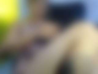 Live cam show with HeidySumers - Brown Eyes on Dare Cams