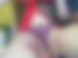 Live cam show with HeidySumers - Smoking on Camsoda