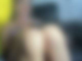 Live cam show with HeidySumers - Tiny Tits on Camsoda