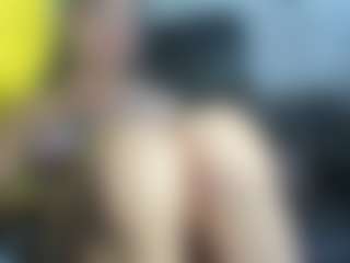 Live cam show with HeidySumers - Smoking on Camsoda