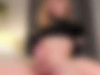 Divaandrea19's Live Sex Cam Show