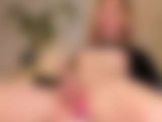 Live cam show with Divaandrea19 - Orgasm on Fling VIP Chat