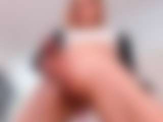 Divaandrea19's Live Sex Cam Show