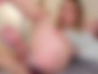 Divaandrea19's Live Sex Cam Show
