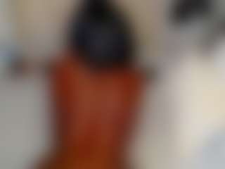 Live cam show with choco-creamy - Ebony Teen (18+) on Gym Cam Girls