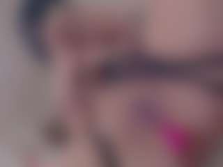 Live cam show with JessieLines1 - Smoking on Hubzter Live
