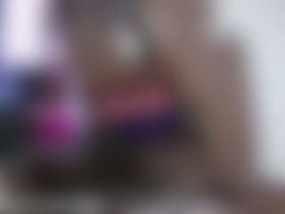 Live cam show with MelanyIsabella1 - Facial Piercings on Uber Horny