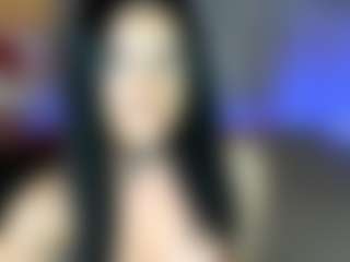 Live cam show with reynnna1 - Bedroom on AdultVida.com