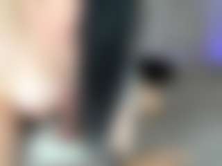 reynnna1's Live Sex Cam Show