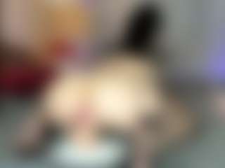 reynnna1's Live Sex Cam Show