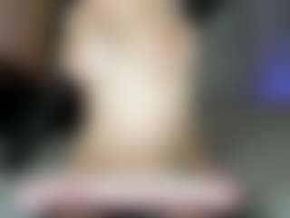 reynnna1's Live Sex Cam Show