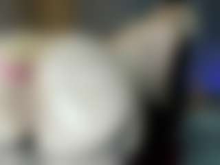 Live cam show with reynnna1 - Smoking on Dare Cams