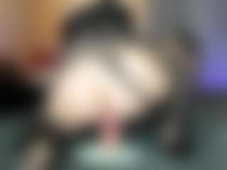 reynnna1's Live Sex Cam Show