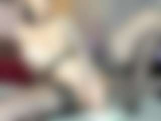 reynnna1's Live Sex Cam Show