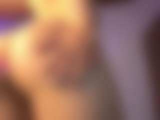Live cam show with ElizabethMansson - Petite on Milfs Live