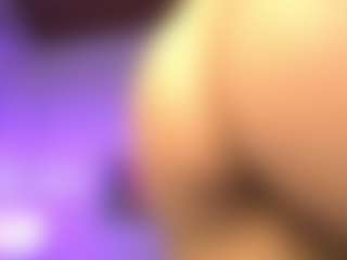 Live cam show with ElizabethMansson - Petite on Camsoda