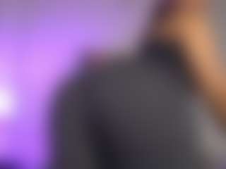 Live cam show with ElizabethMansson - Latina Petite on CamwithHer | colombia