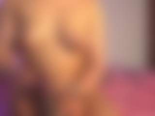 Live cam show with ElizabethMansson - Squirt on Uber Horny