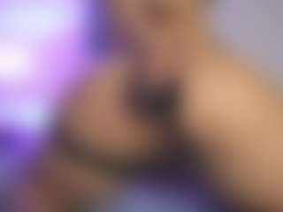 Live cam show with ElizabethMansson - Nipple Piercings on SquirtSoMuch