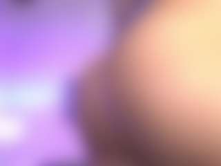 Live cam show with ElizabethMansson - Shaved Pussy on SmokeAndPoke