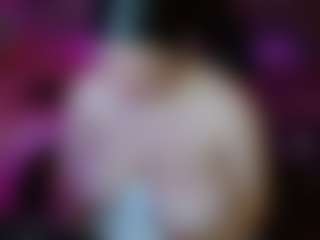 jhuliaHillss MILF webcam performer live streaming