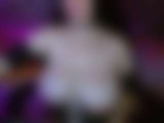 jhuliaHillss MILF webcam performer live streaming