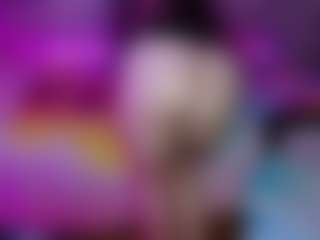 Live cam show with jhuliaHillss - Flashing on AdultVida.com