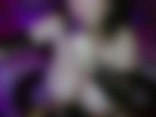 jhuliaHillss MILF webcam performer live streaming
