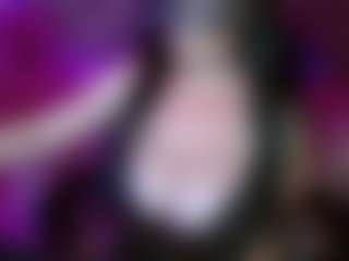jhuliaHillss MILF webcam performer live streaming
