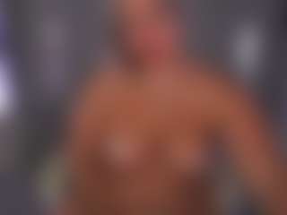 Live cam show with LINDAJAWEL - Double Penetration on Fit Hotties