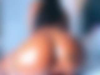 Live cam show with SofiaCopper - Double Penetration on CamClone