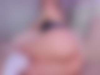 Live cam show with Miss Lana - Petite Young Adult on CamwithHer