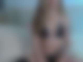 Live cam show with Miss Lana - Petite on TeamSkeetLive